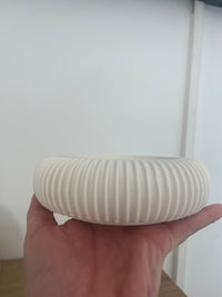 Vide poche rond à bandes en jesmonite — vue 5