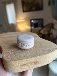 Macaron en jesmonite — vue 3