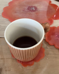 Plateau en résine avec deux sous-verres assortis rose/ orangé - élégance moderne — vue 3